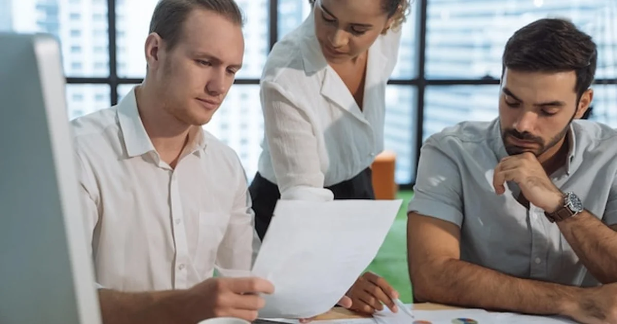 Gestor financeiro analisando créditos IBS CBS de cooperativa de crédito - Grik Contabilidade Castro PR Gestor financeiro analisando créditos IBS CBS de cooperativa de crédito - Grik Contabilidade Castro PR